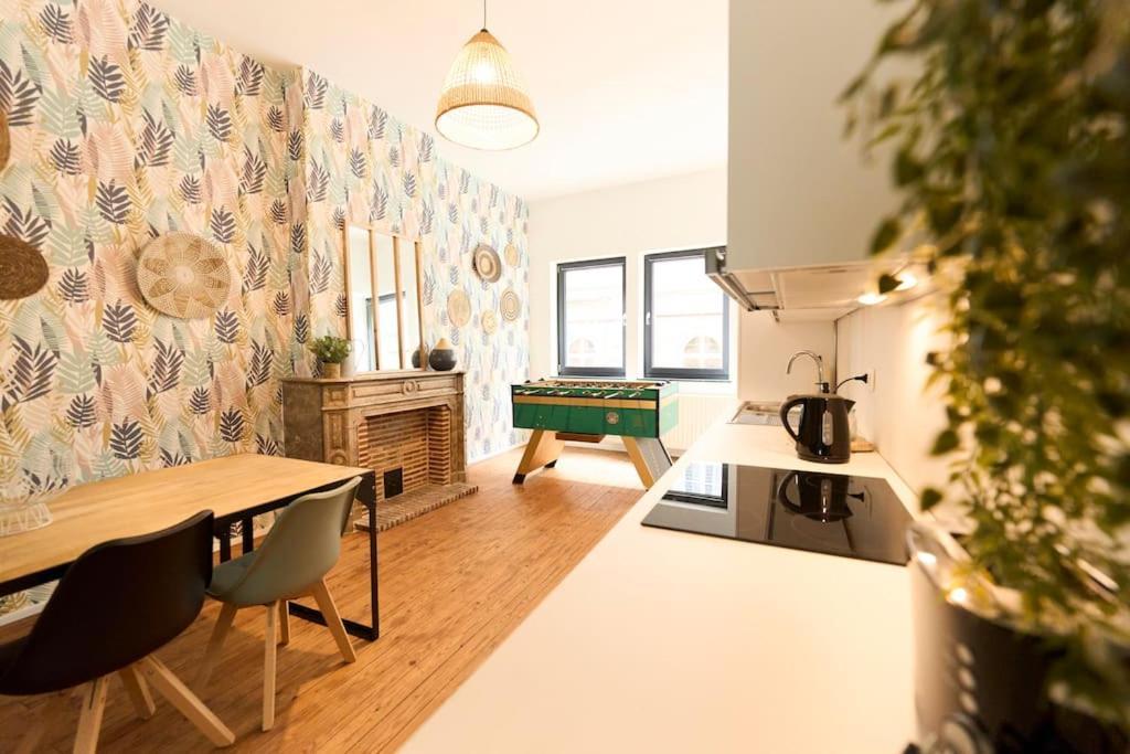 Hippie Chic ! Apartment มงส์ ภายนอก รูปภาพ