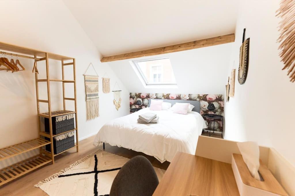 Hippie Chic ! Apartment มงส์ ภายนอก รูปภาพ