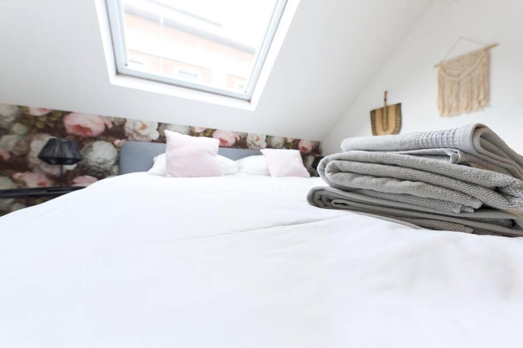 Hippie Chic ! Apartment มงส์ ภายนอก รูปภาพ